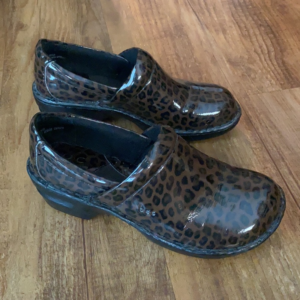 Boc born animal print shiny clogs
